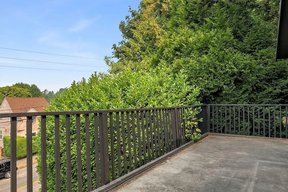 The Hawks' Nest Villa Seattle Holiday home
